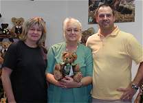 Inge Bauer (mitte) nach 37 Jahren verabschiedet