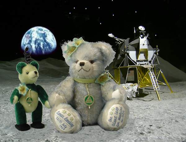 Lunar Landung Bear mit Alien